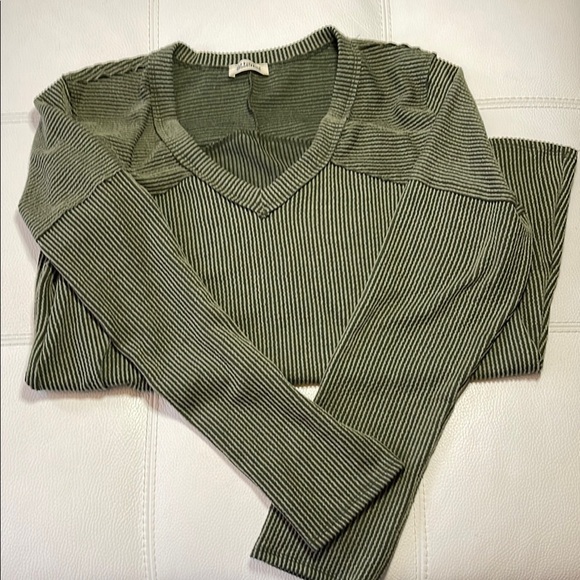 Urban Ribbed Long-Sleeved Green Top-3XL-New in Original Packaging - Picture 2 of 5